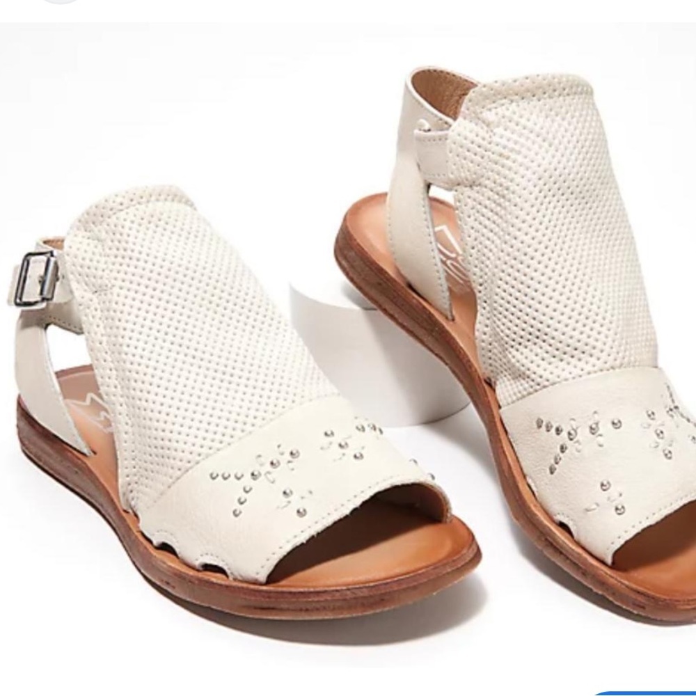 Miz Mooz Francy Cream Ankle Leather Sandals Womens US 10 EU 41 Studded Buckle